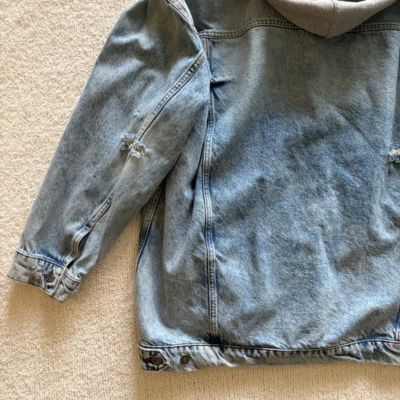 We The Free People Light Blue Denim Distressed Oversized Jacket Gray Hood Size M - Picture 9 of 11